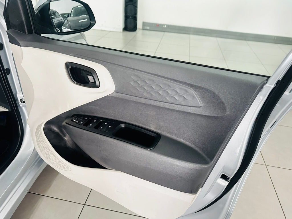 2024 Hyundai Grand i10 Sedan with 7000km
