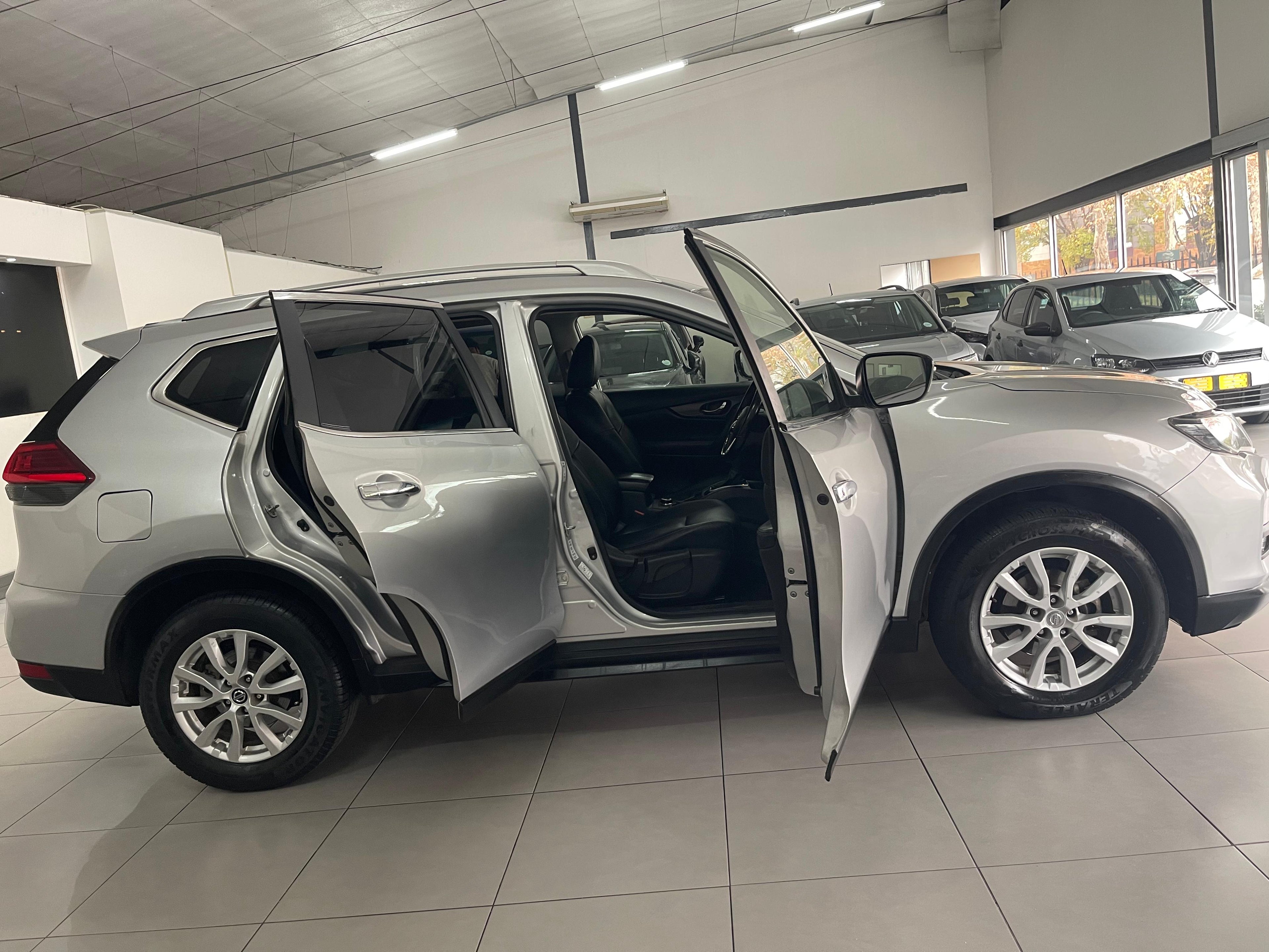 2020 Nissan Xtrail 2.5 4x4 with 142000km
