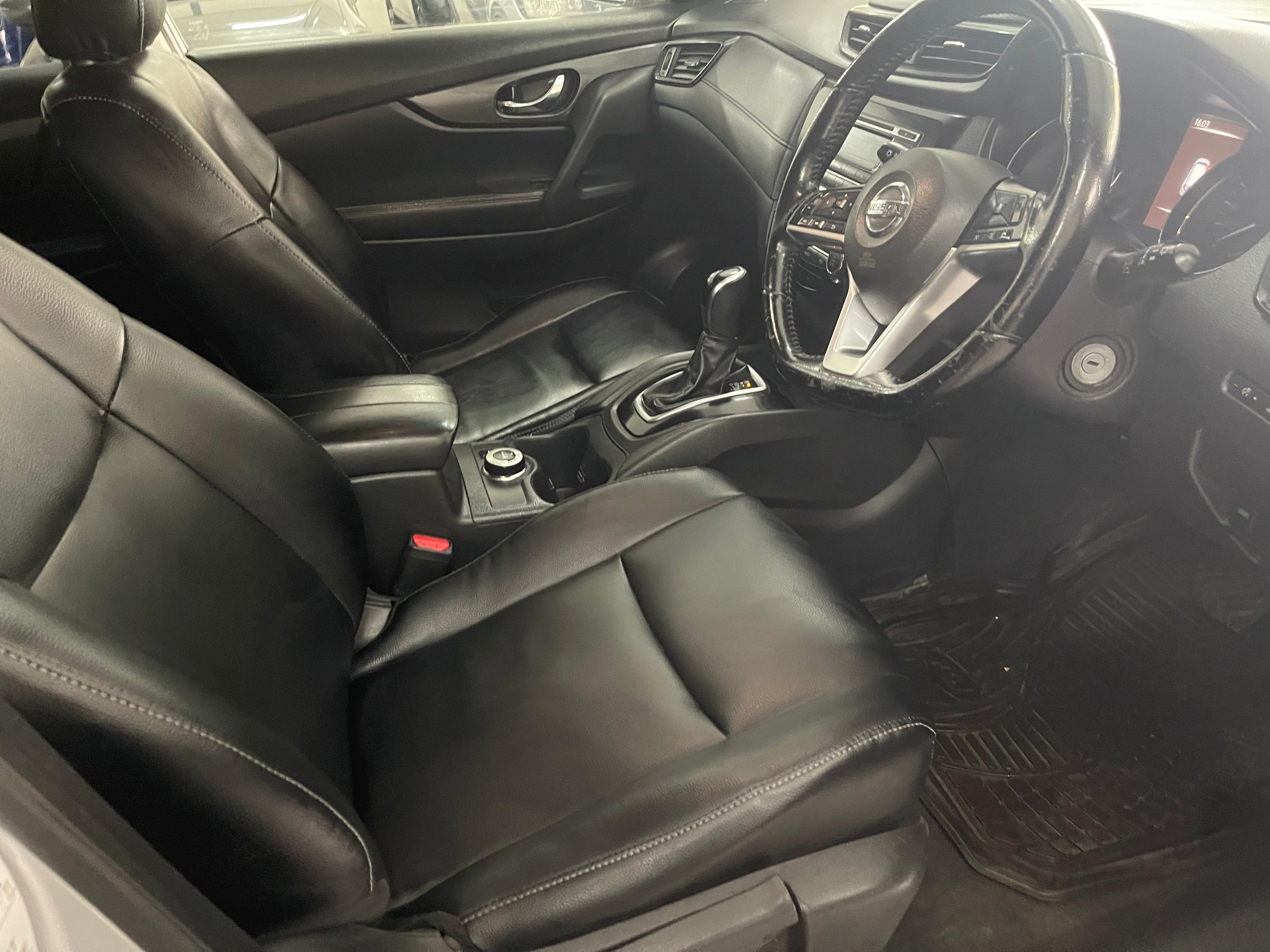 2020 Nissan Xtrail 2.5 4x4 with 142000km