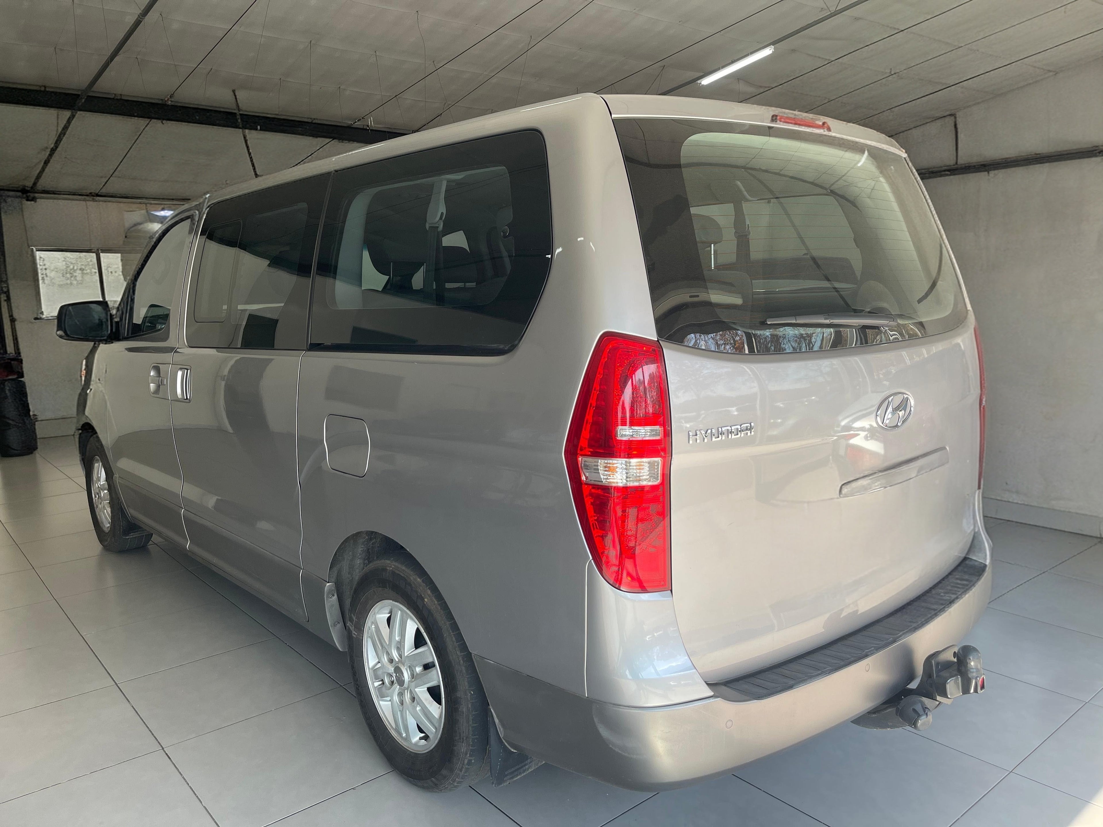 2016 Hyundai H1 2.5 crdi Auto with 153000km