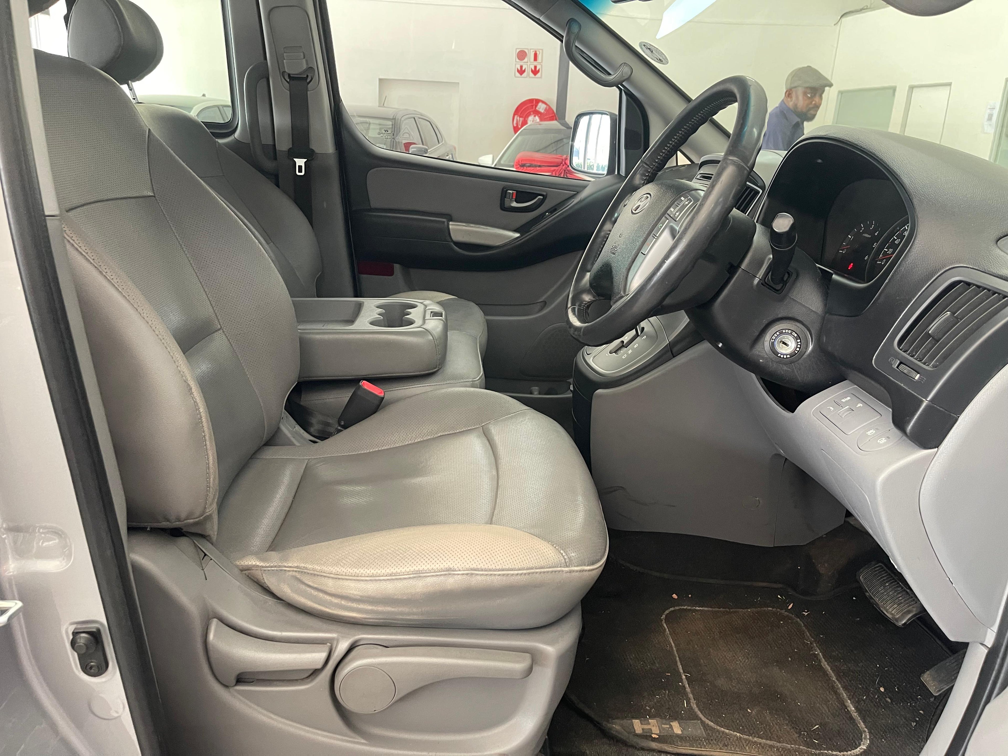 2016 Hyundai H1 2.5 crdi Auto with 153000km