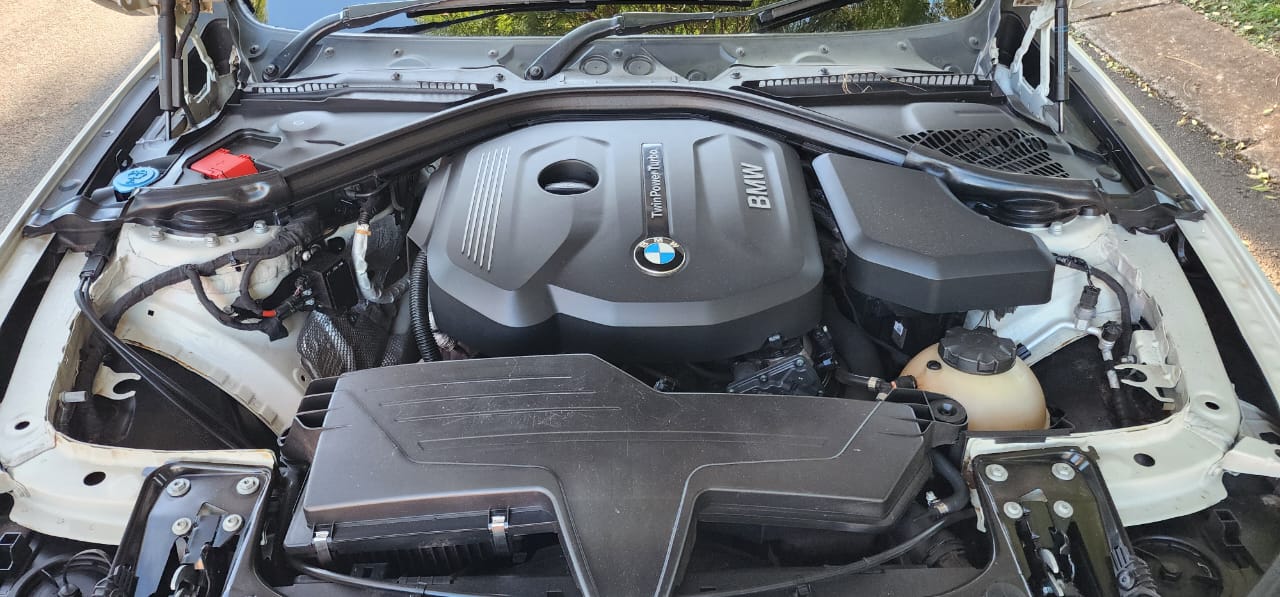 2016 BMW 318i Auto with 249999km
