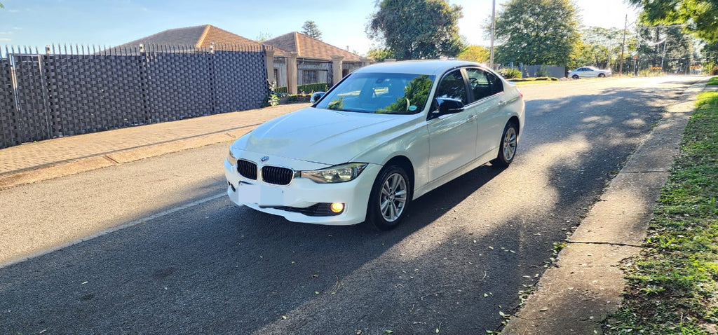 2016 BMW 318i Auto with 249999km