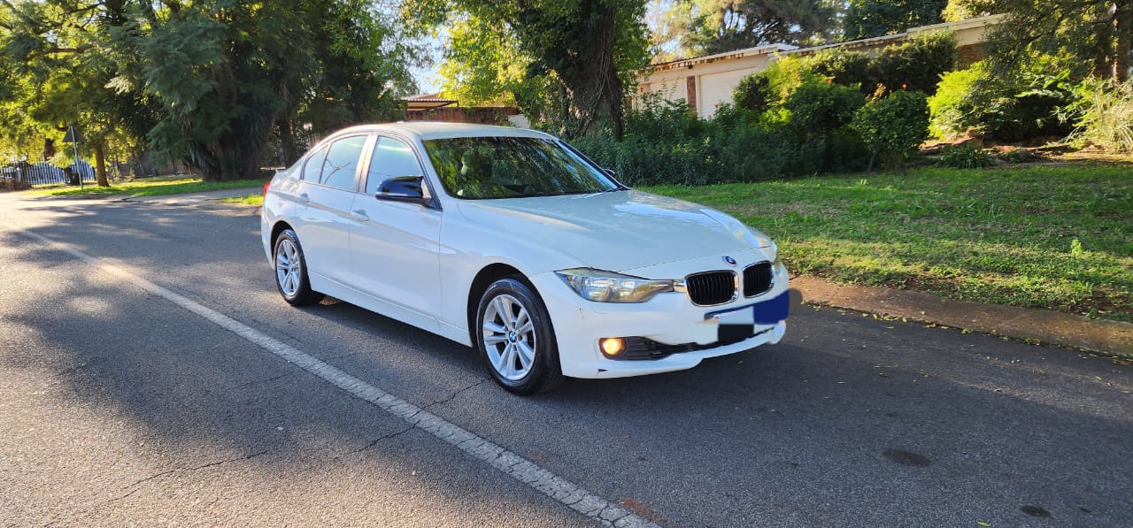 2016 BMW 318i Auto with 249999km