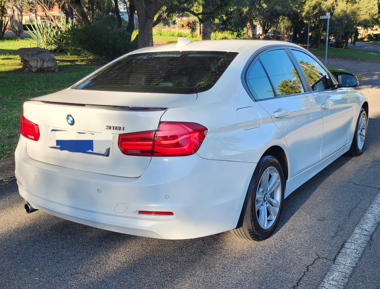 2016 BMW 318i Auto with 249999km