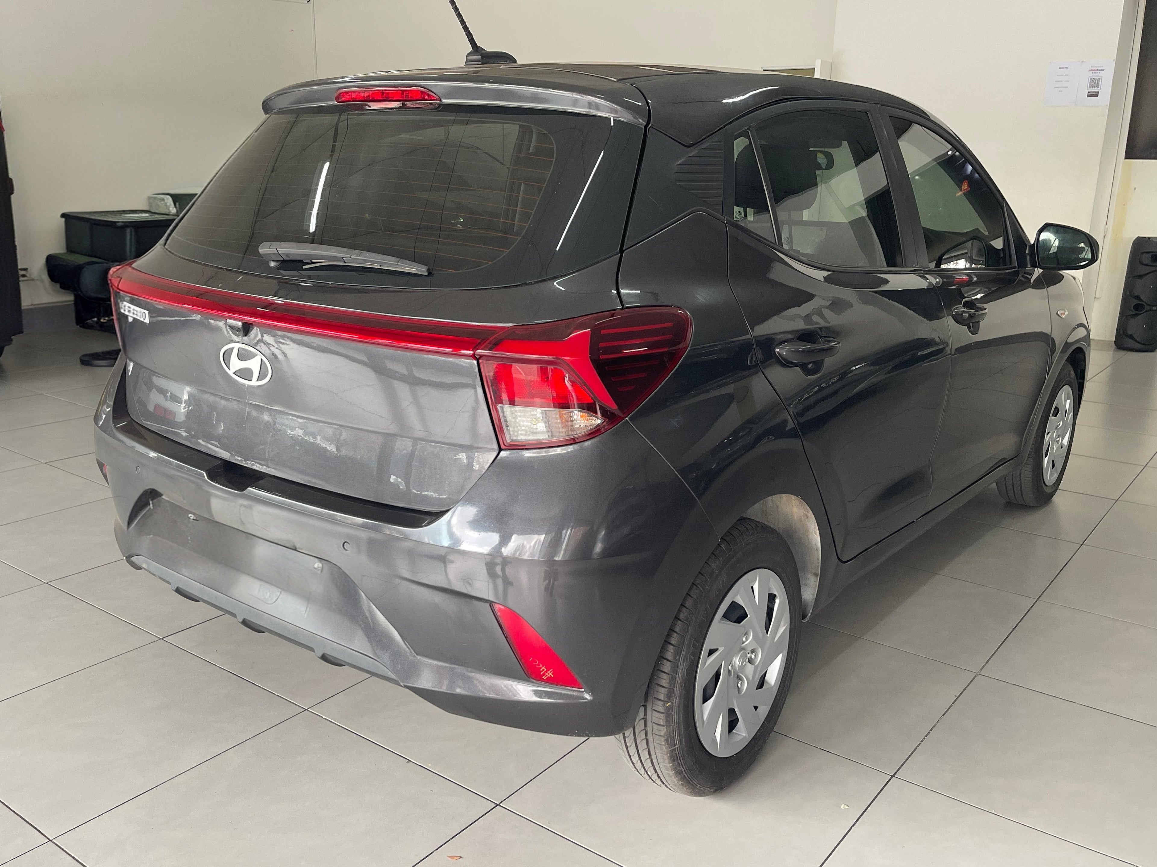 2025 Hyundai Grand i10 1.2 Manual with 33000kms