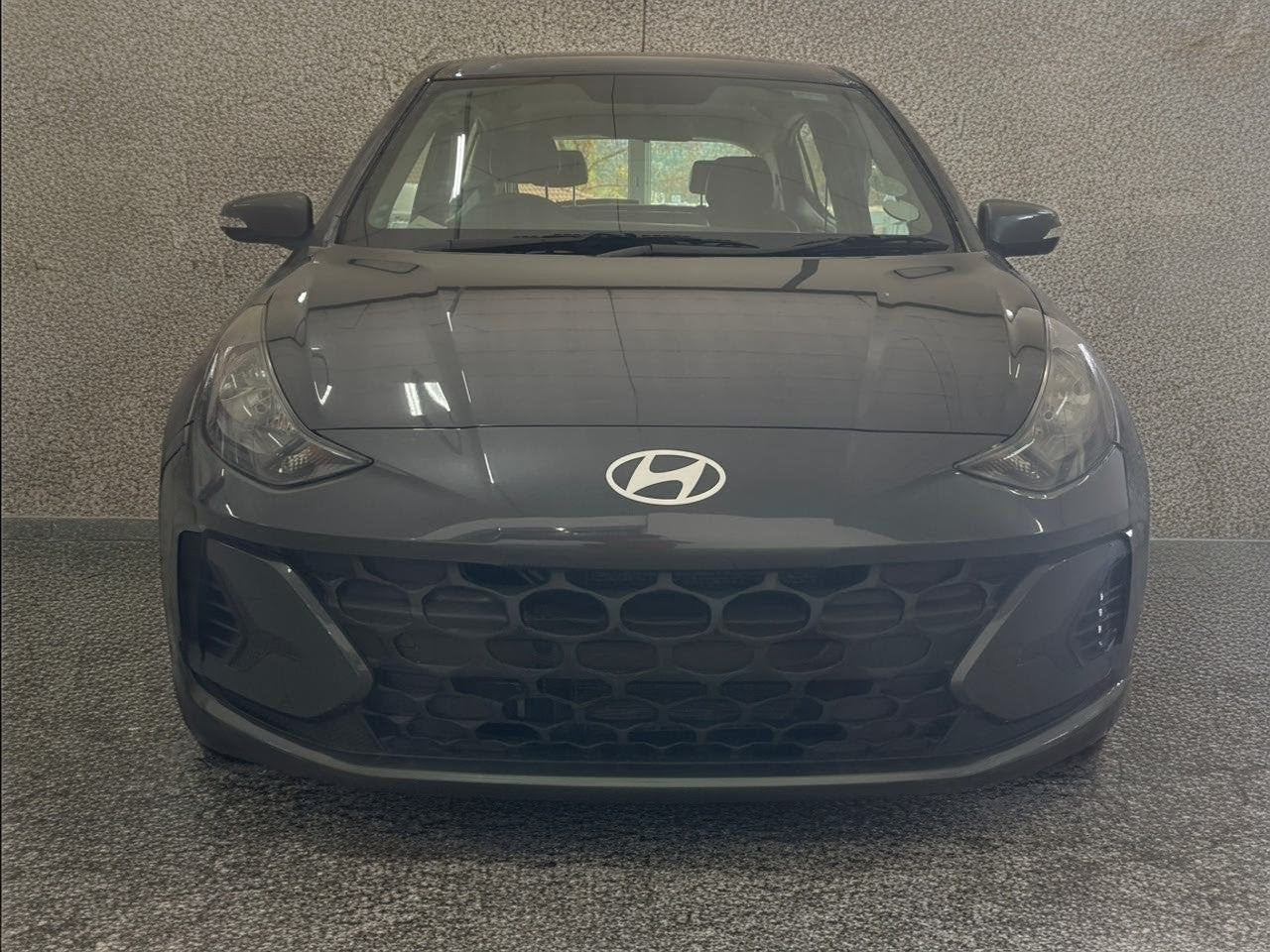 2025 Hyundai Grand i10 1.2 Manual with 33000kms