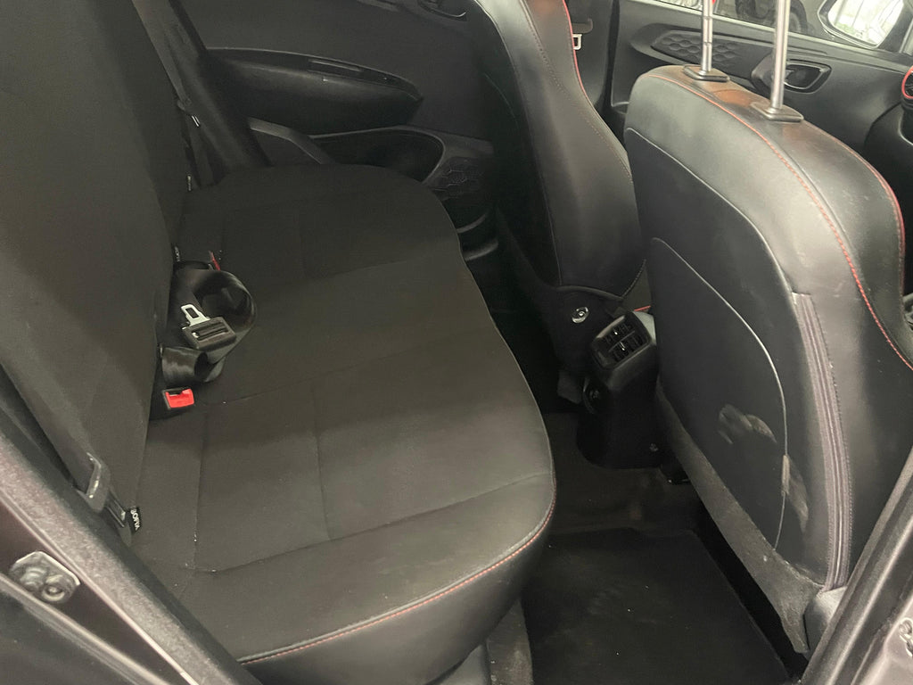 2025 Hyundai Grand i10 1.2 Manual with 33000kms