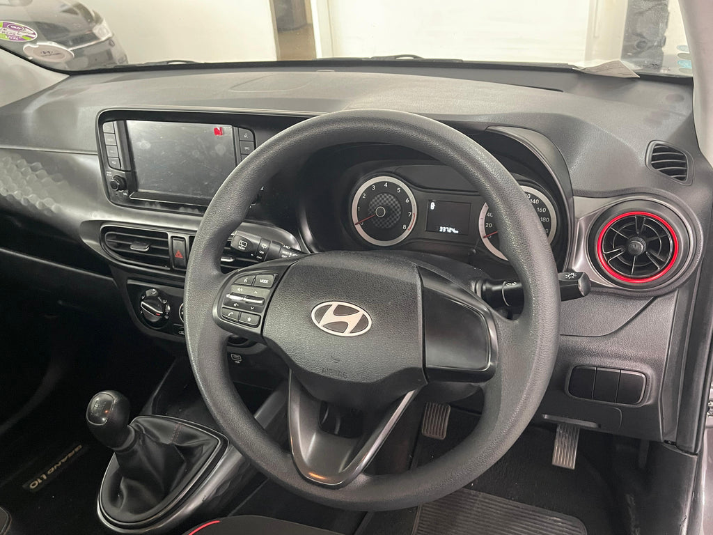 2025 Hyundai Grand i10 1.2 Manual with 33000kms