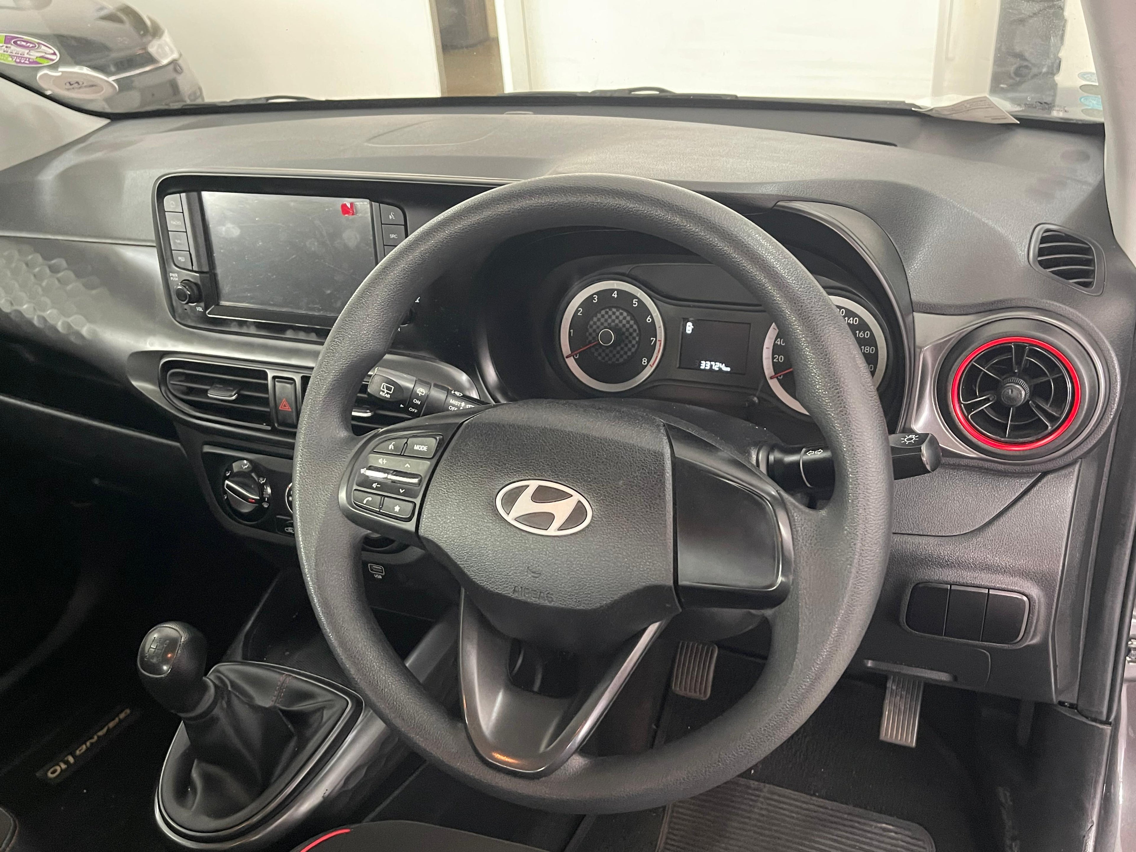 2025 Hyundai Grand i10 1.2 Manual with 33000kms