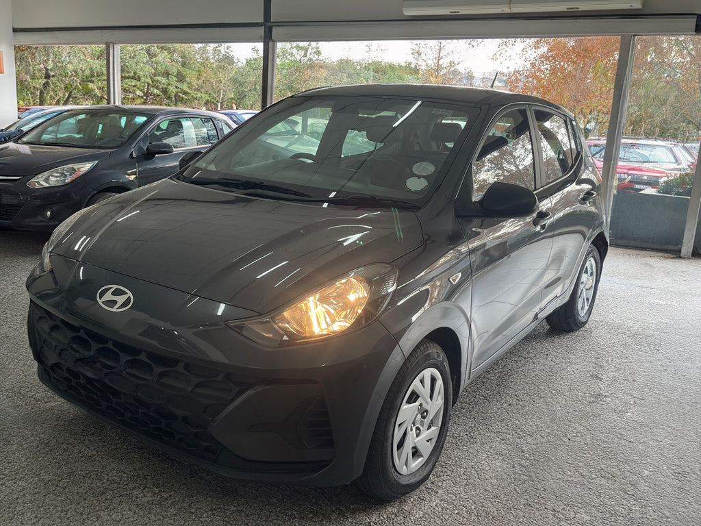 2025 Hyundai Grand i10 1.2 Manual with 33000kms