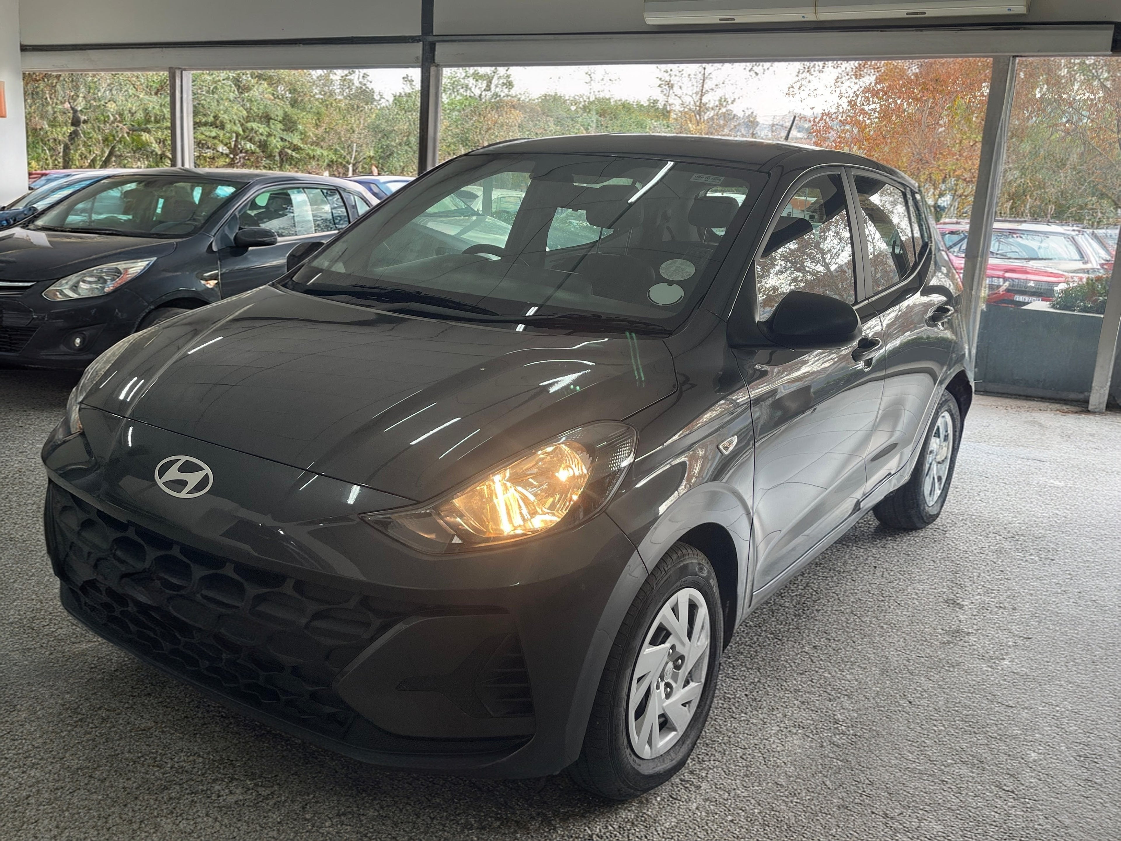 2025 Hyundai Grand i10 1.2 Manual with 33000kms