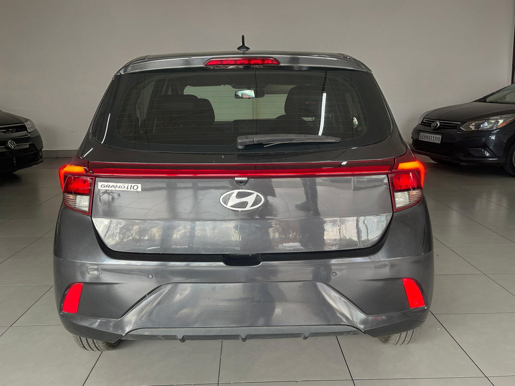 2025 Hyundai Grand i10 1.2 Manual with 33000kms