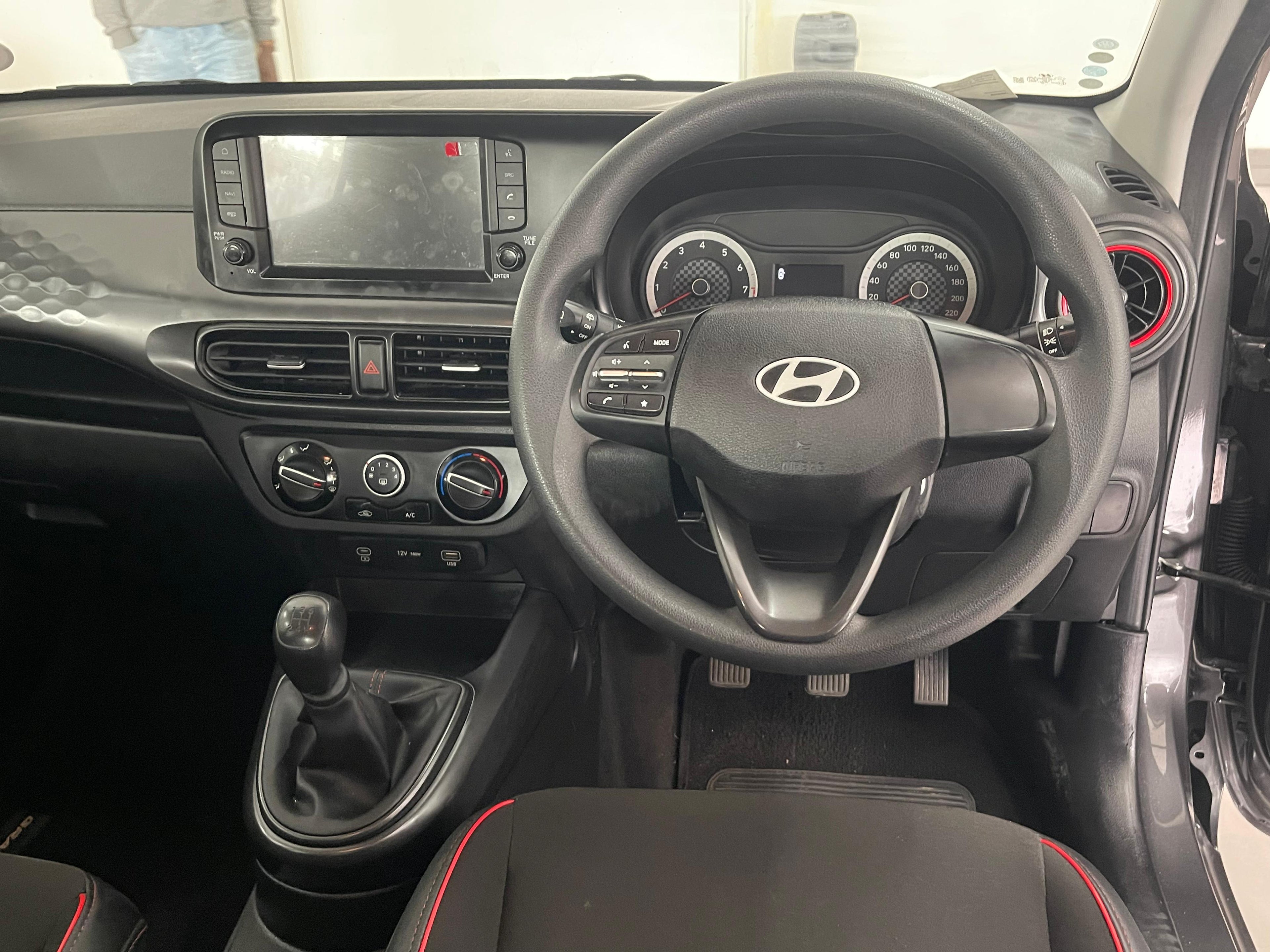 2025 Hyundai Grand i10 1.2 Manual with 33000kms