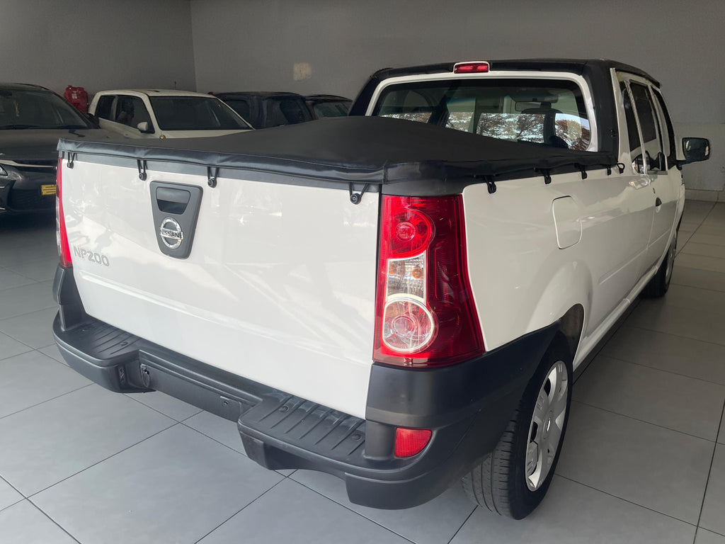 2021 Nissan Np200 1.6i safety pack