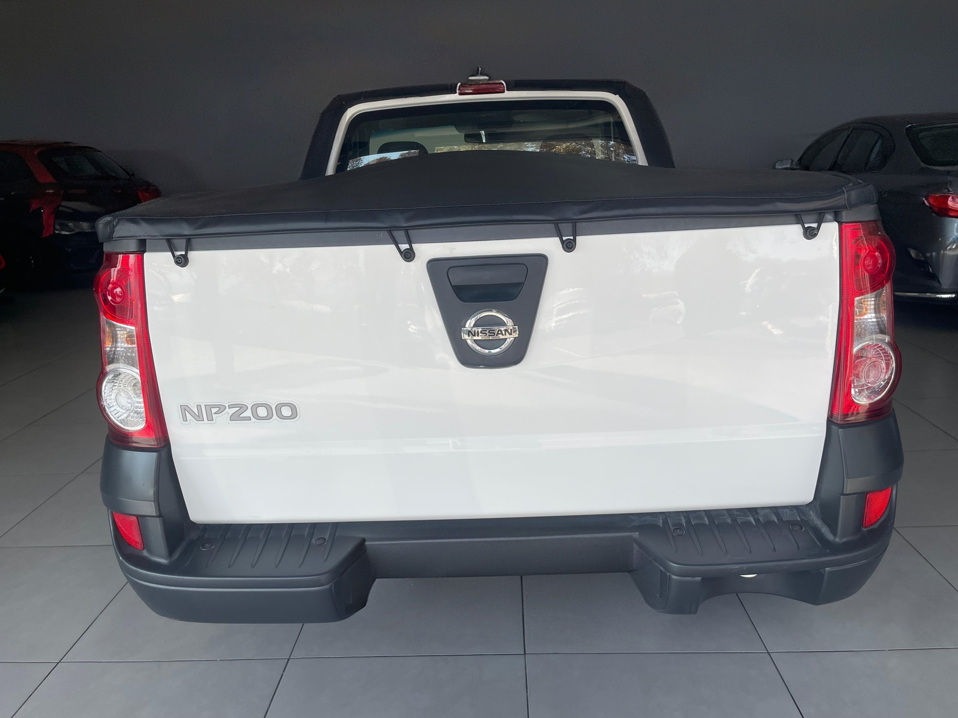 2021 Nissan Np200 1.6i safety pack